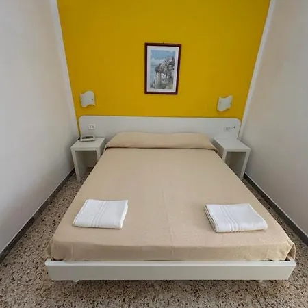 Delfino Marina di Camerota